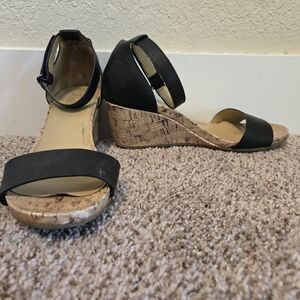 Naturalizer Black and Tan Wedge Sandals